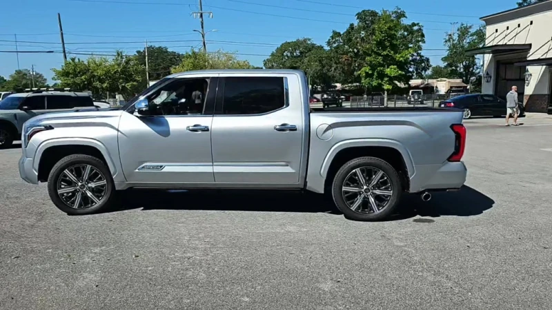 Toyota Tundra CAPSTONE, 4WD, Hybrid, снимка 3 - Автомобили и джипове - 48322082