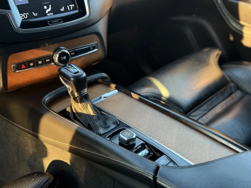 Volvo Xc90 T6/INSCRIPTION/ПАНО/КЕЙЛЕС/ОБДУХВАНЕ, снимка 11 - Автомобили и джипове - 52625980
