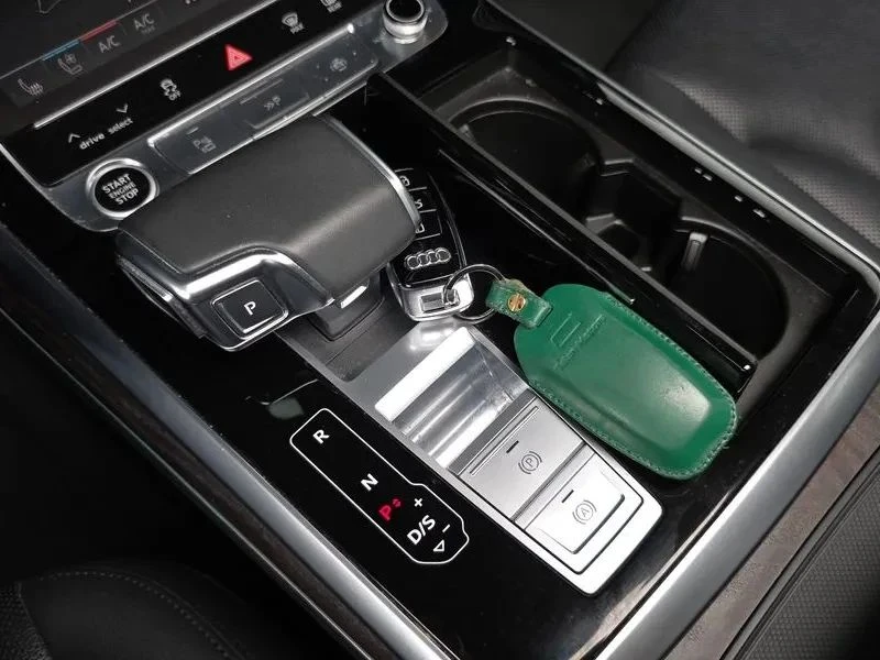 Audi Q7, снимка 8 - Автомобили и джипове - 56689710