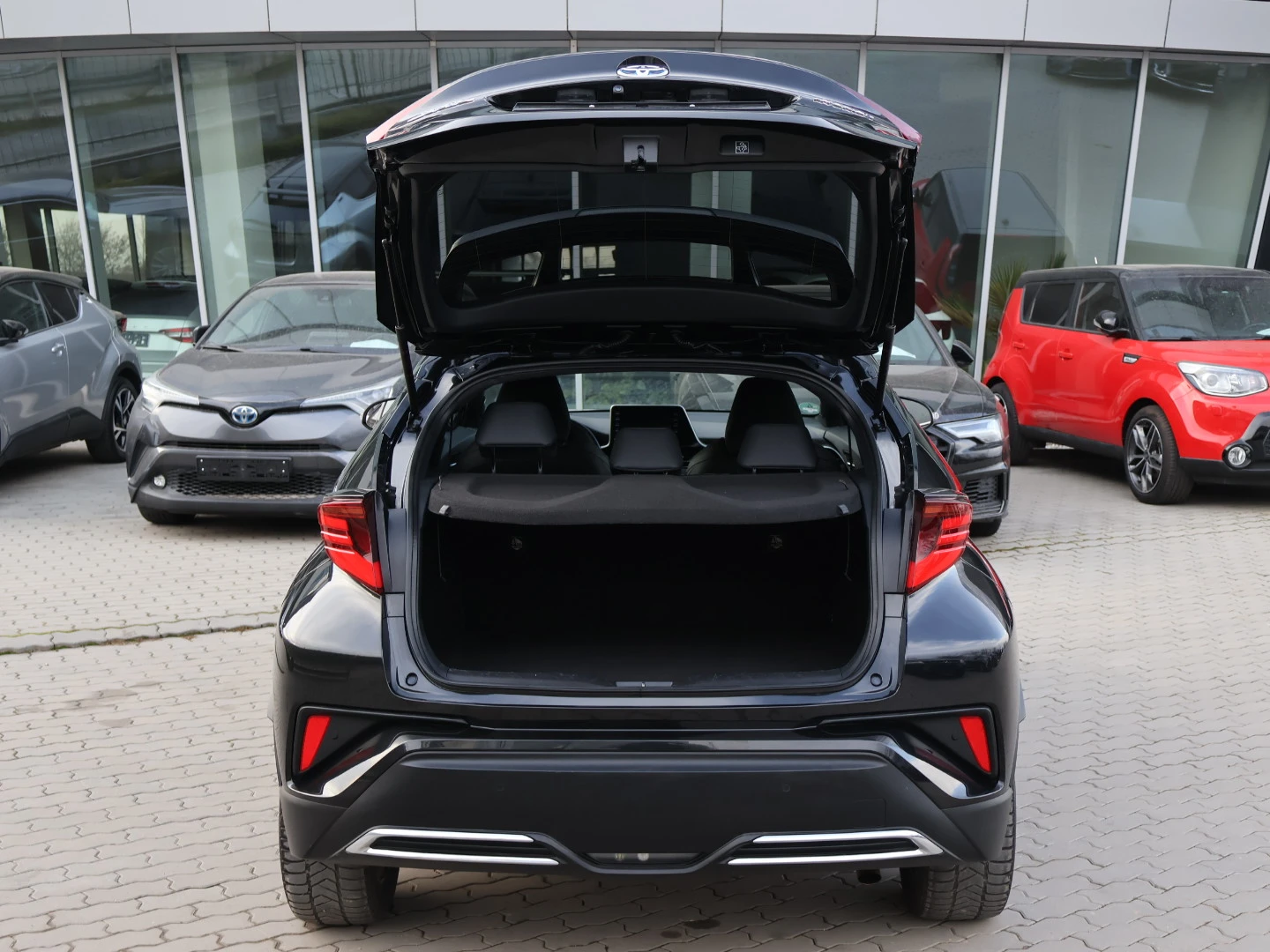 Toyota C-HR 2.0/FACE LIFT/JBL/2021г/ГАРАНЦИОННА/ВСИЧКИ ЕКСТРИ/ - изображение 8