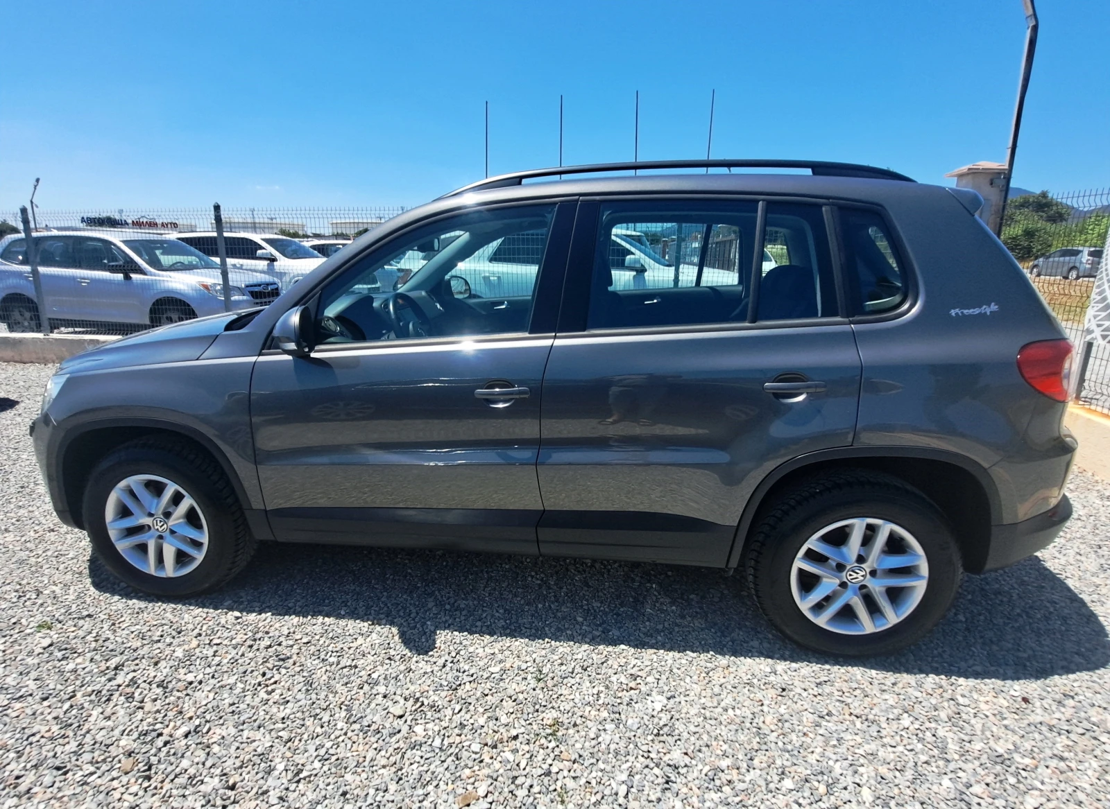 VW Tiguan Freestyle* 4Motion* Pano* Navi* Подгрев* Отличен!* - изображение 3