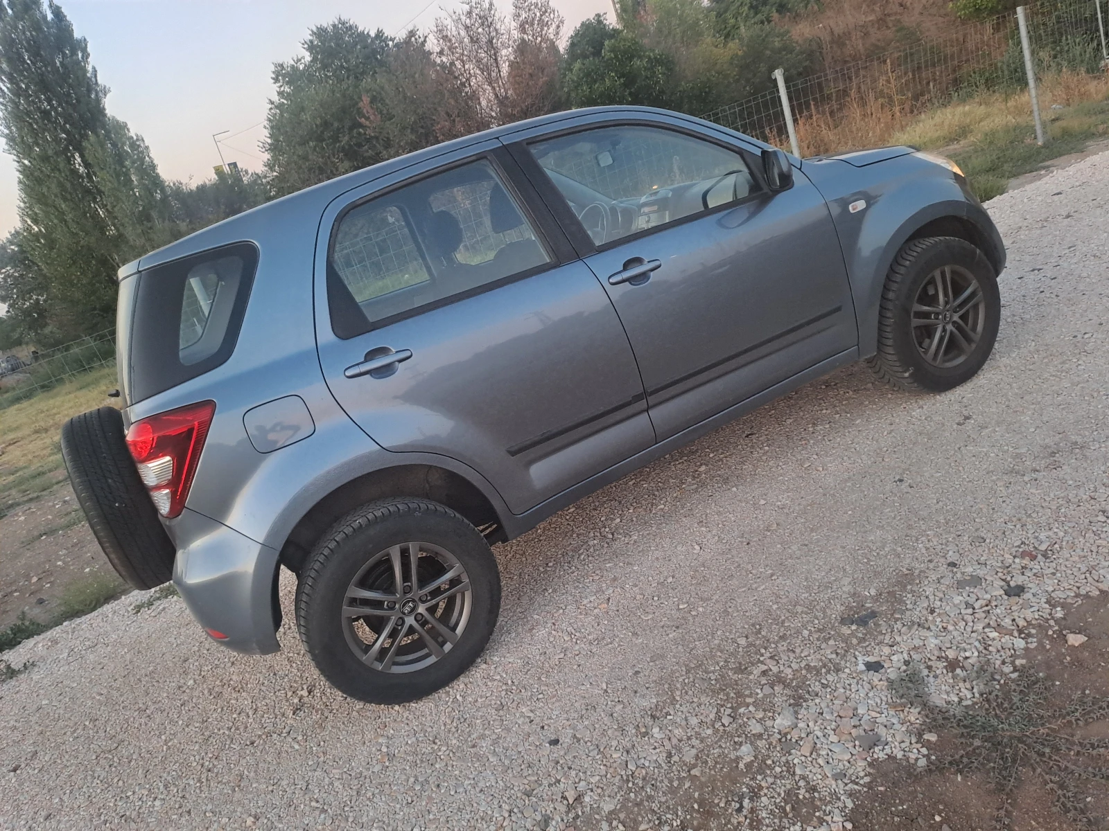 Daihatsu Terios 1.5iAУТОМАТ 4Х4 ESKLUZIVE  - изображение 3