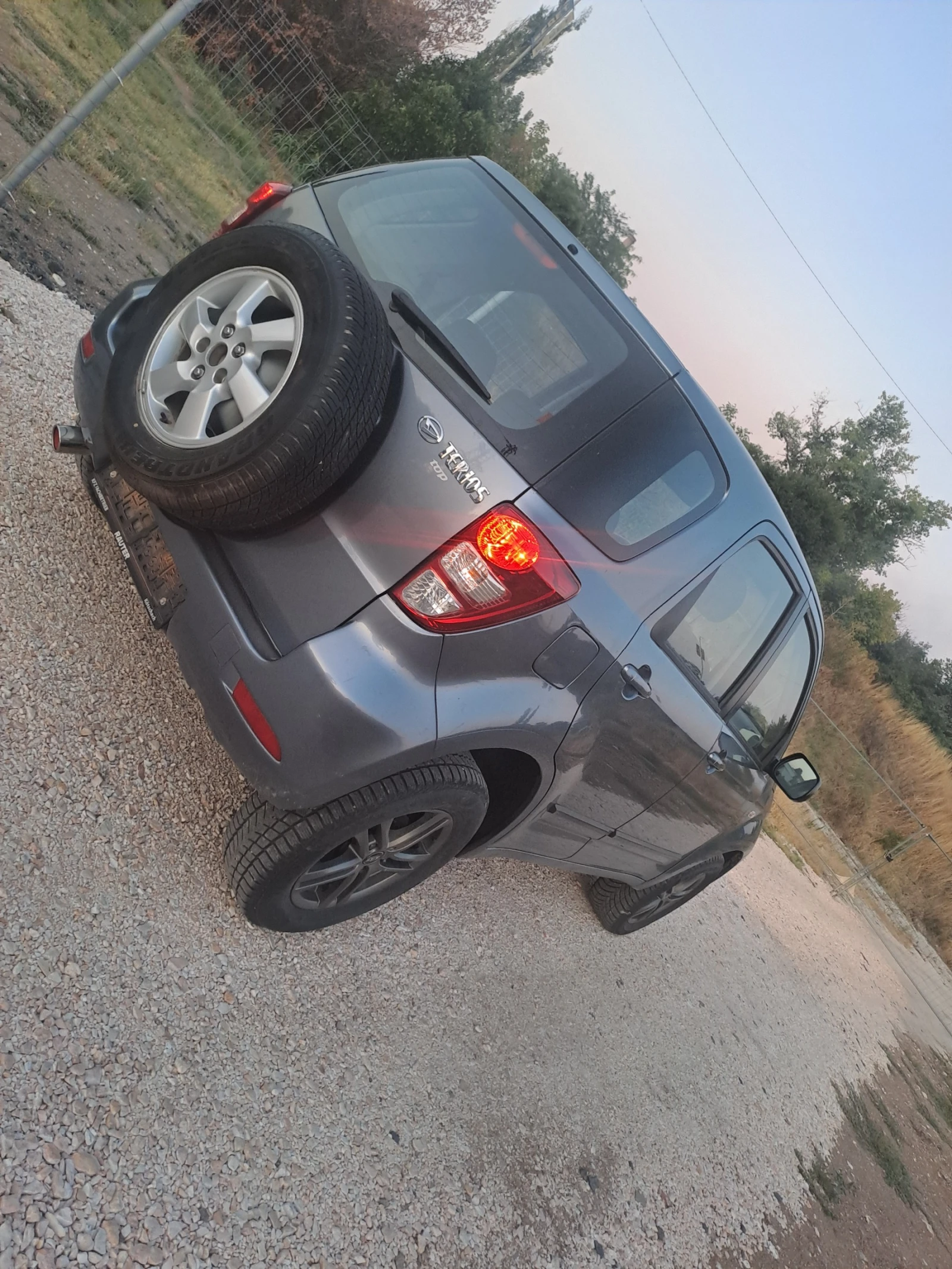 Daihatsu Terios 1.5iAУТОМАТ 4Х4 ESKLUZIVE  - изображение 5