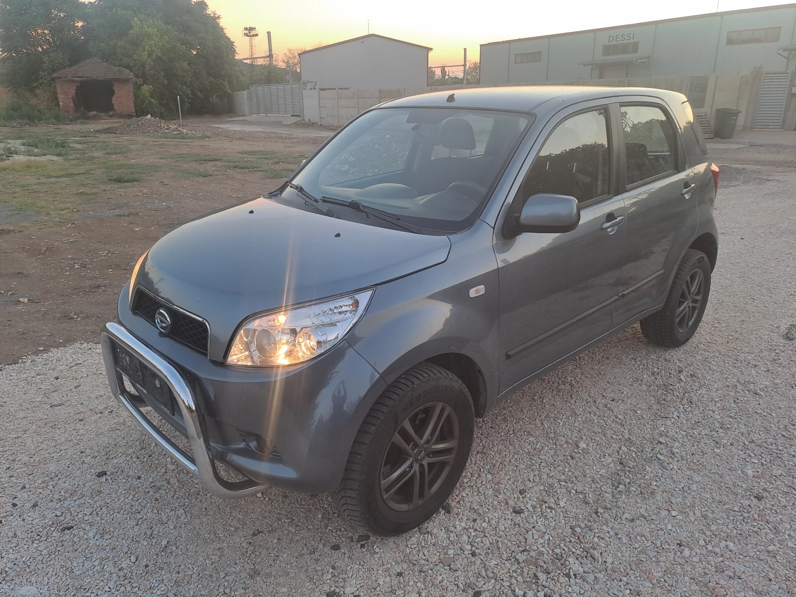 Daihatsu Terios 1.5iAУТОМАТ 4Х4 ESKLUZIVE  - изображение 2