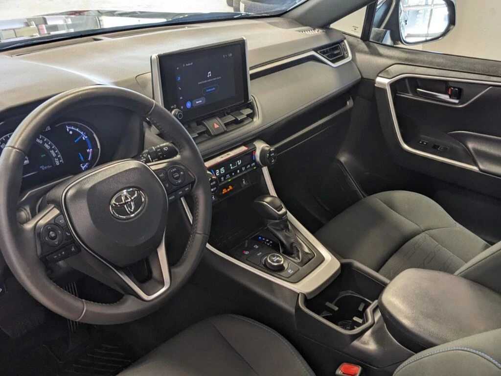 Toyota Rav4 Hybrid SE - изображение 4