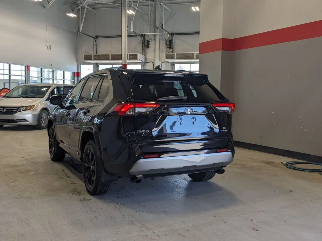 Toyota Rav4 Hybrid SE - изображение 3
