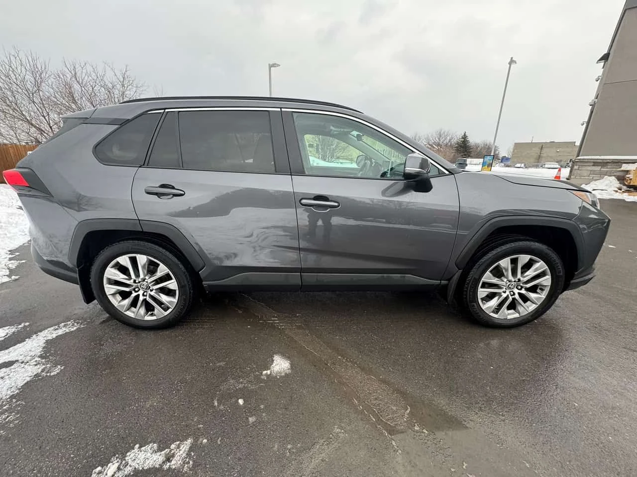 Toyota Rav4 * XLE AWD * CARFAX * БЕЗ ПЪРВОНАЧАЛНА ВНОСКА - изображение 3