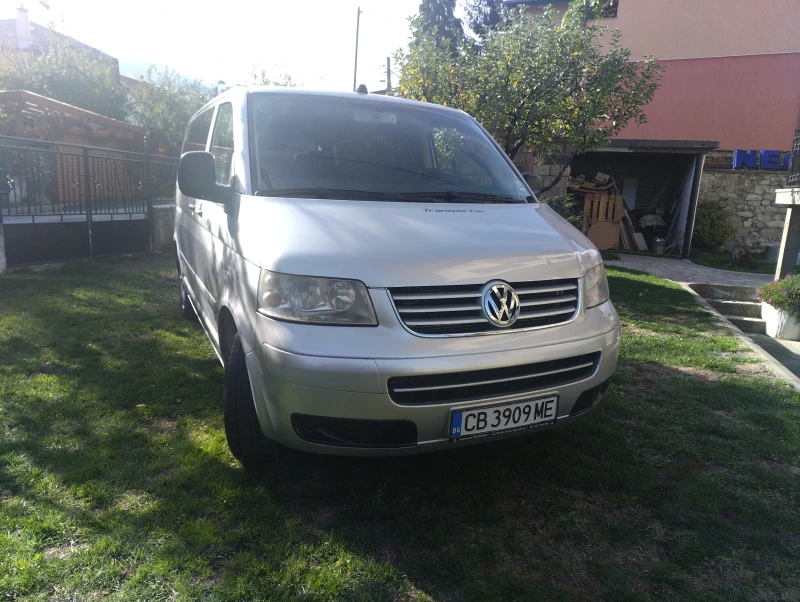 VW Multivan 2.5 TDI, снимка 2 - Бусове и автобуси - 47566880