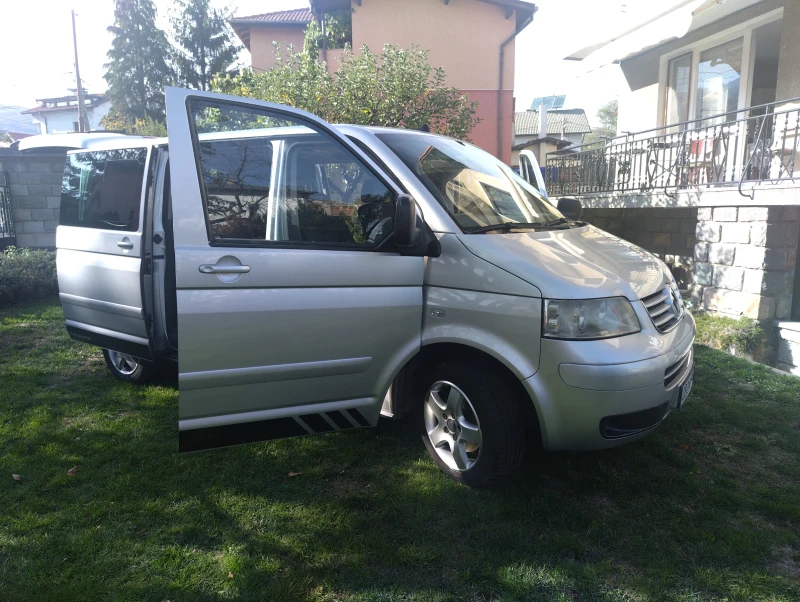 VW Multivan 2.5 TDI, снимка 13 - Бусове и автобуси - 47566880