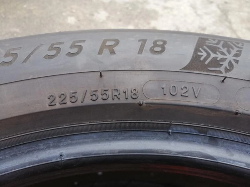 Гуми Зимни 225/55R18, снимка 6 - Гуми и джанти - 34490548