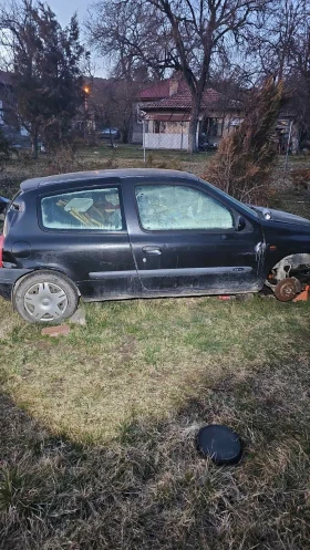 Renault Clio 1.6 16v  за части, снимка 1