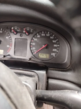 VW Passat 1.9 TDI - 1250 € / 2444.79 лв. - 95381177 4