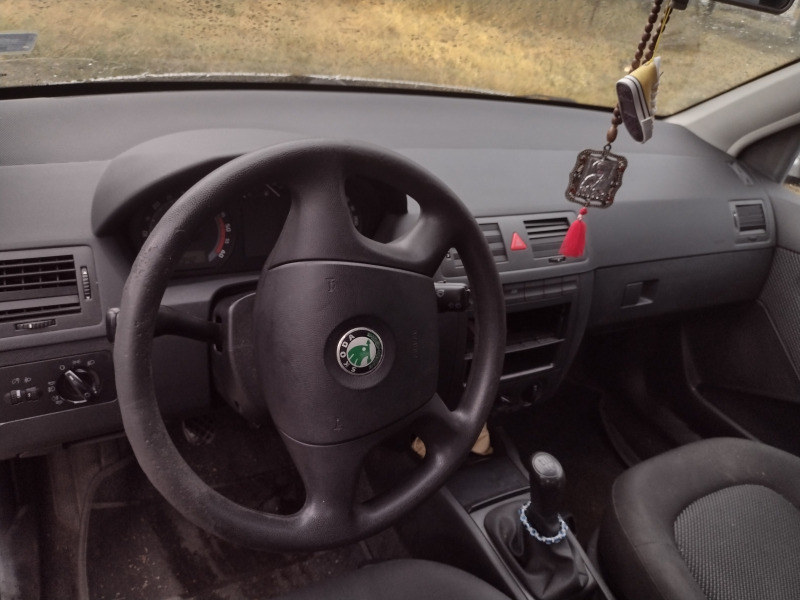 Skoda Fabia 1.4 ТДИ , снимка 12 - Автомобили и джипове - 46687208