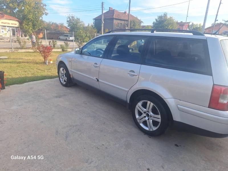 VW Passat, снимка 11 - Автомобили и джипове - 48576888