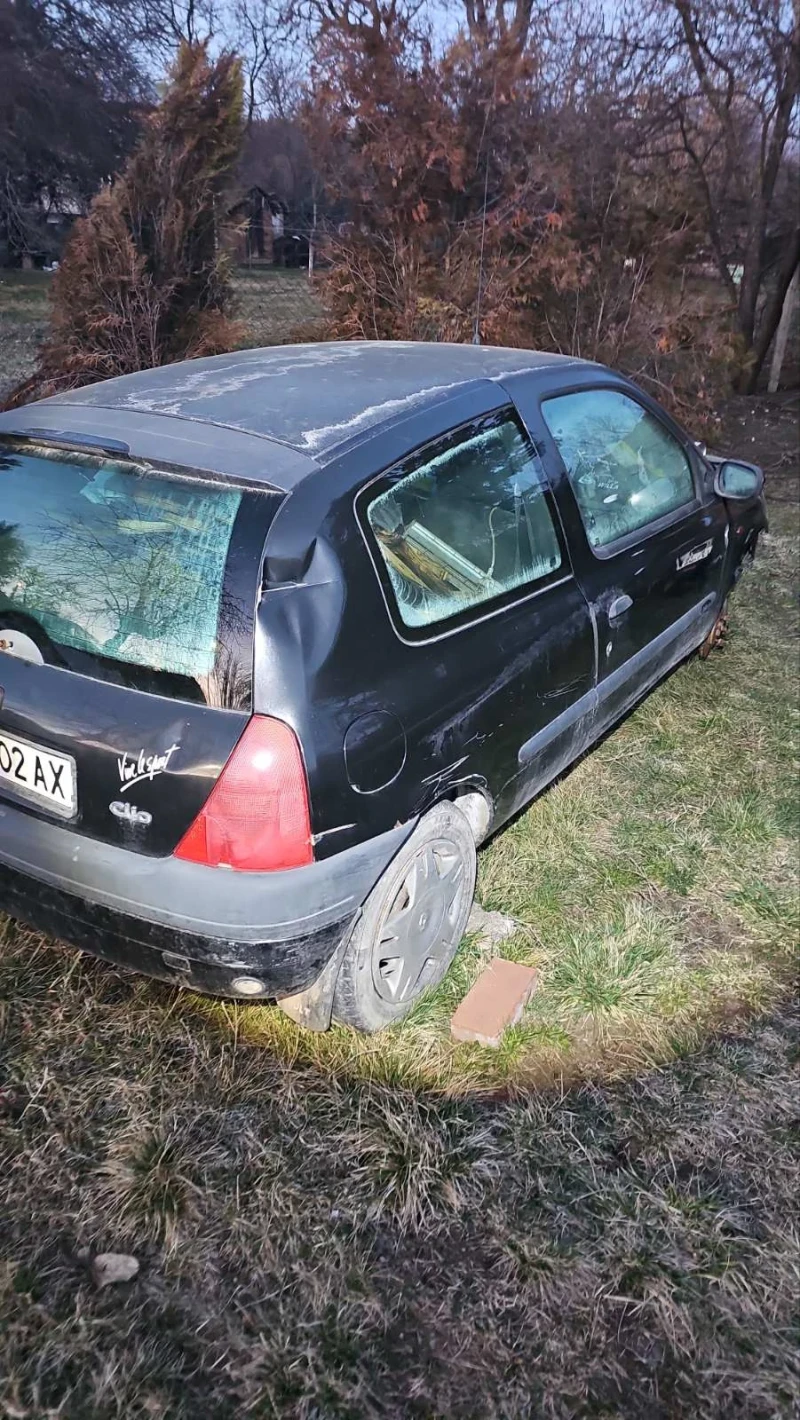 Renault Clio 1.6 16v  за части, снимка 6 - Автомобили и джипове - 49419890