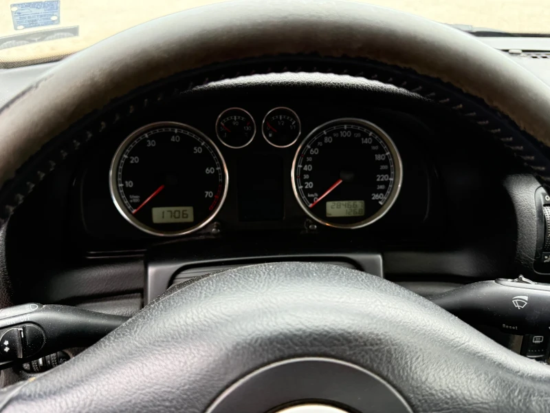 VW Passat 1.8T, снимка 12 - Автомобили и джипове - 51504772