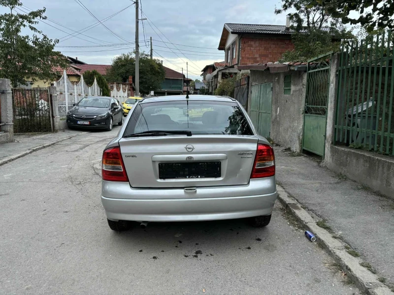 Opel Astra 2.0DTI КАТО НОВА, снимка 12 - Автомобили и джипове - 52318930