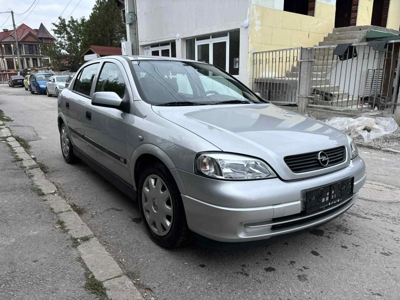 Opel Astra 2.0DTI КАТО НОВА, снимка 2 - Автомобили и джипове - 52318930