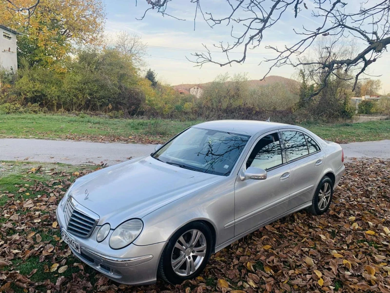 Mercedes-Benz E 220, снимка 5 - Автомобили и джипове - 52424039