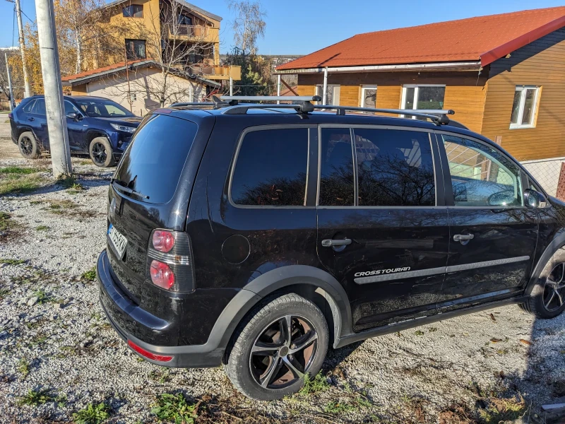 VW Touran cross, снимка 3 - Автомобили и джипове - 52618246