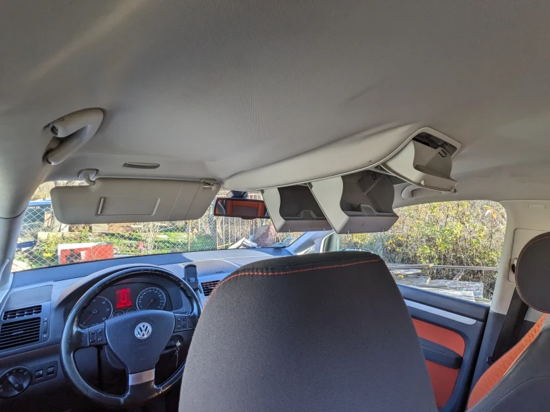 VW Touran cross, снимка 9 - Автомобили и джипове - 52618246