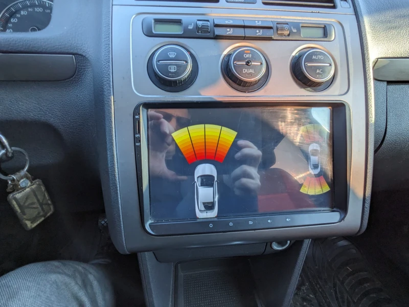 VW Touran cross, снимка 13 - Автомобили и джипове - 52618246