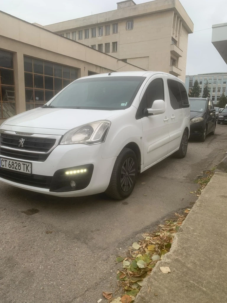 Peugeot Partner 1.6 HDI, снимка 13 - Автомобили и джипове - 48068043