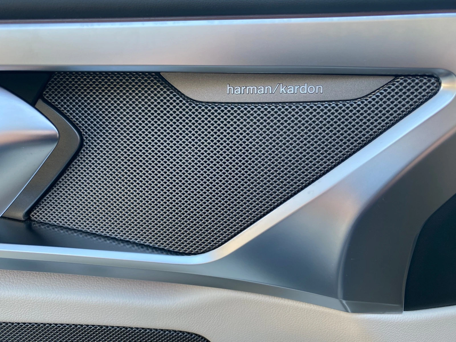 BMW 850 M* Xdrive* Cabrio | Mobile.bg   16