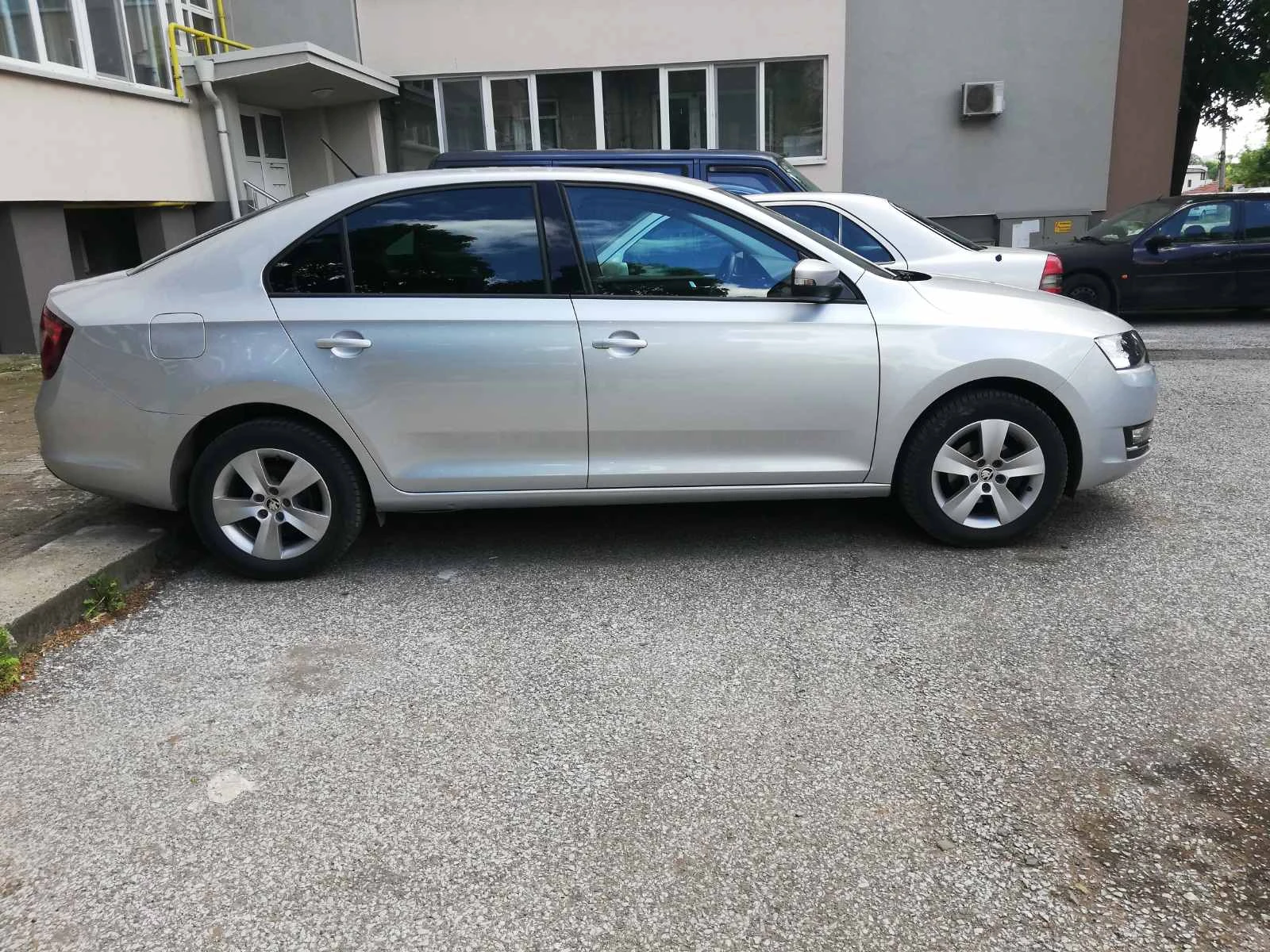 Skoda Rapid Премиум TSI 1.0 - изображение 2