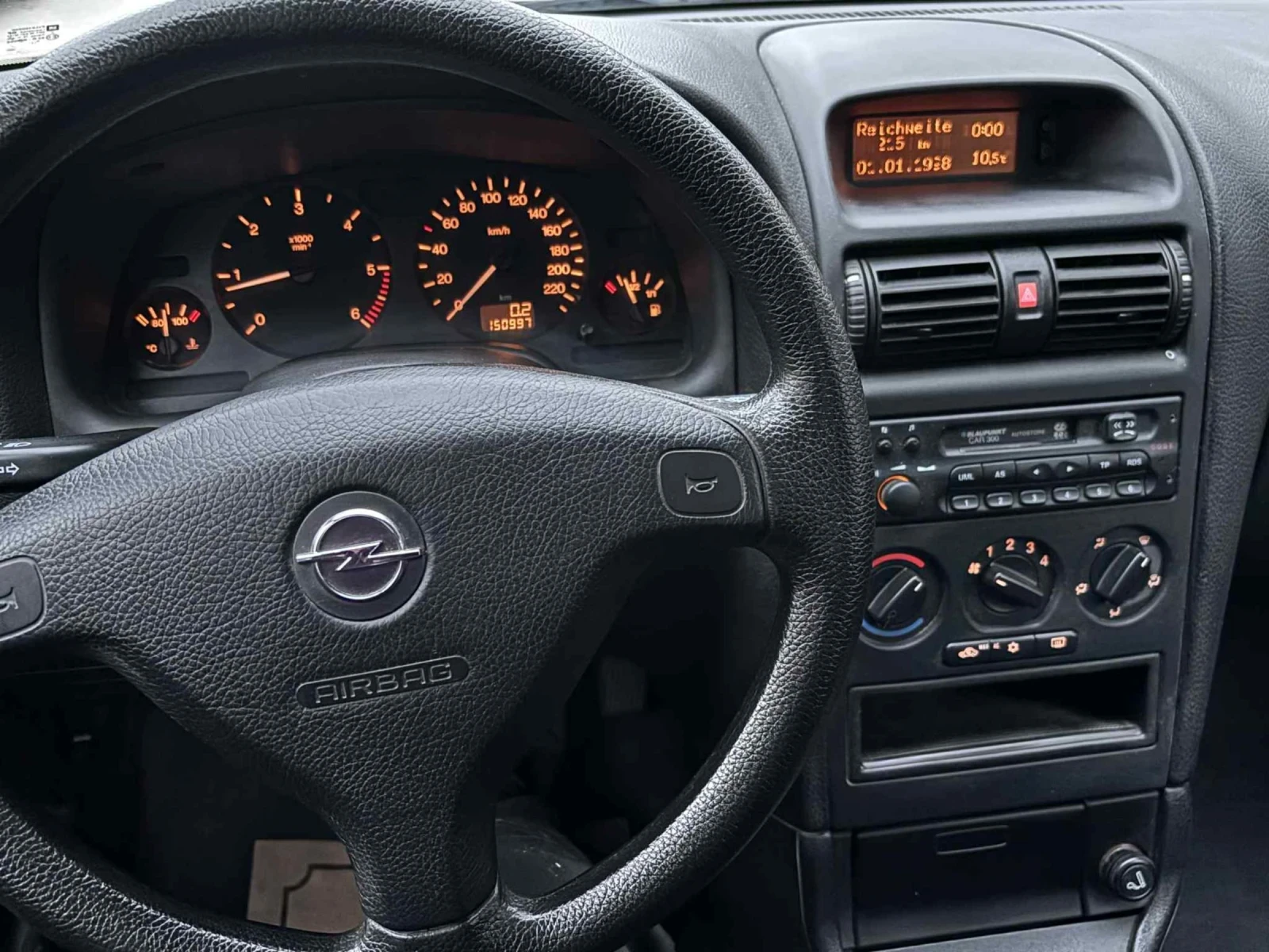 Opel Astra 2.0DTI КАТО НОВА - изображение 8