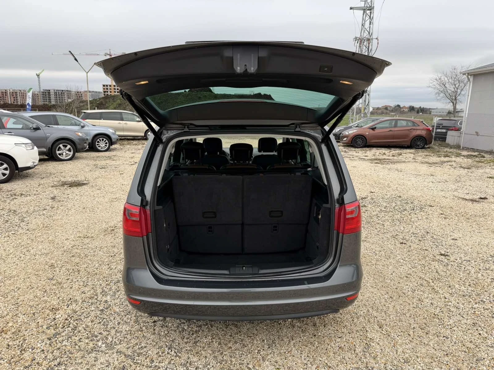 Seat Alhambra 2.0 TDI DSG - изображение 8