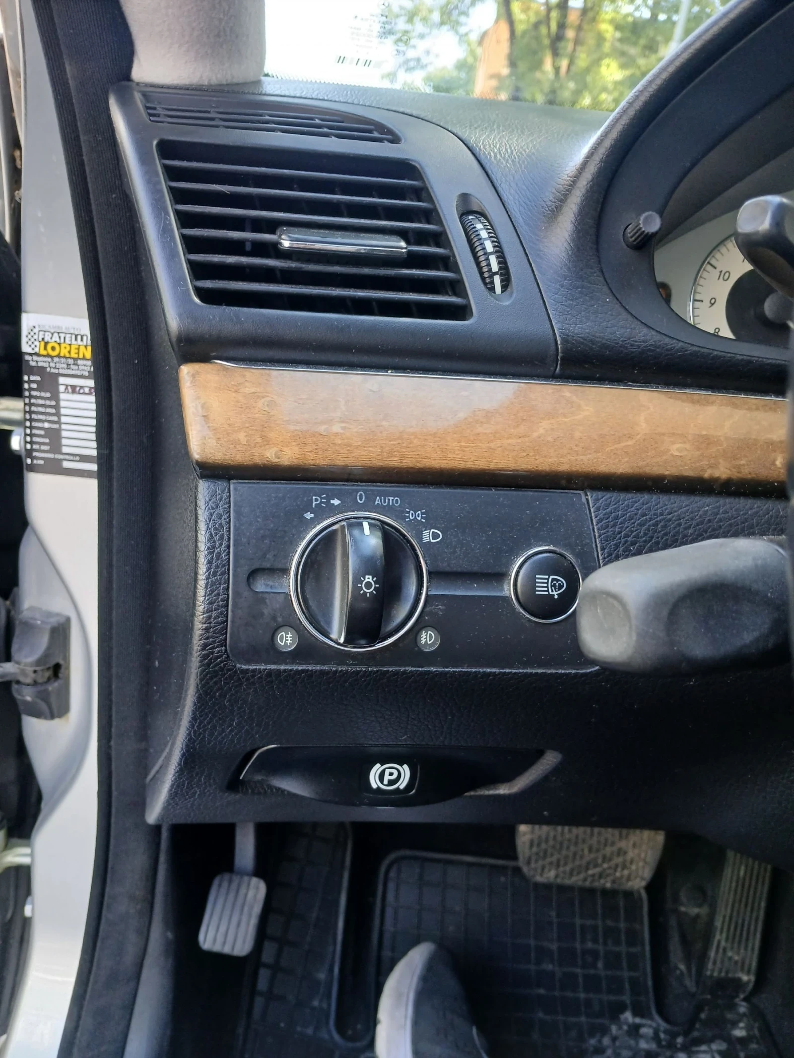 Mercedes-Benz E 320 Facelift, снимка 12 - Автомобили и джипове - 54714316