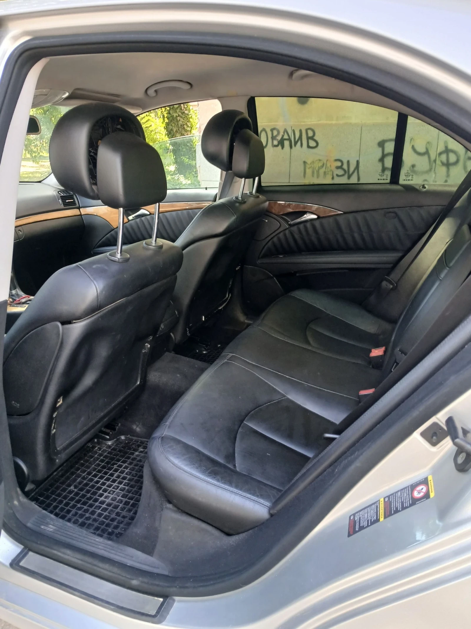 Mercedes-Benz E 320 Facelift, снимка 4 - Автомобили и джипове - 54714316