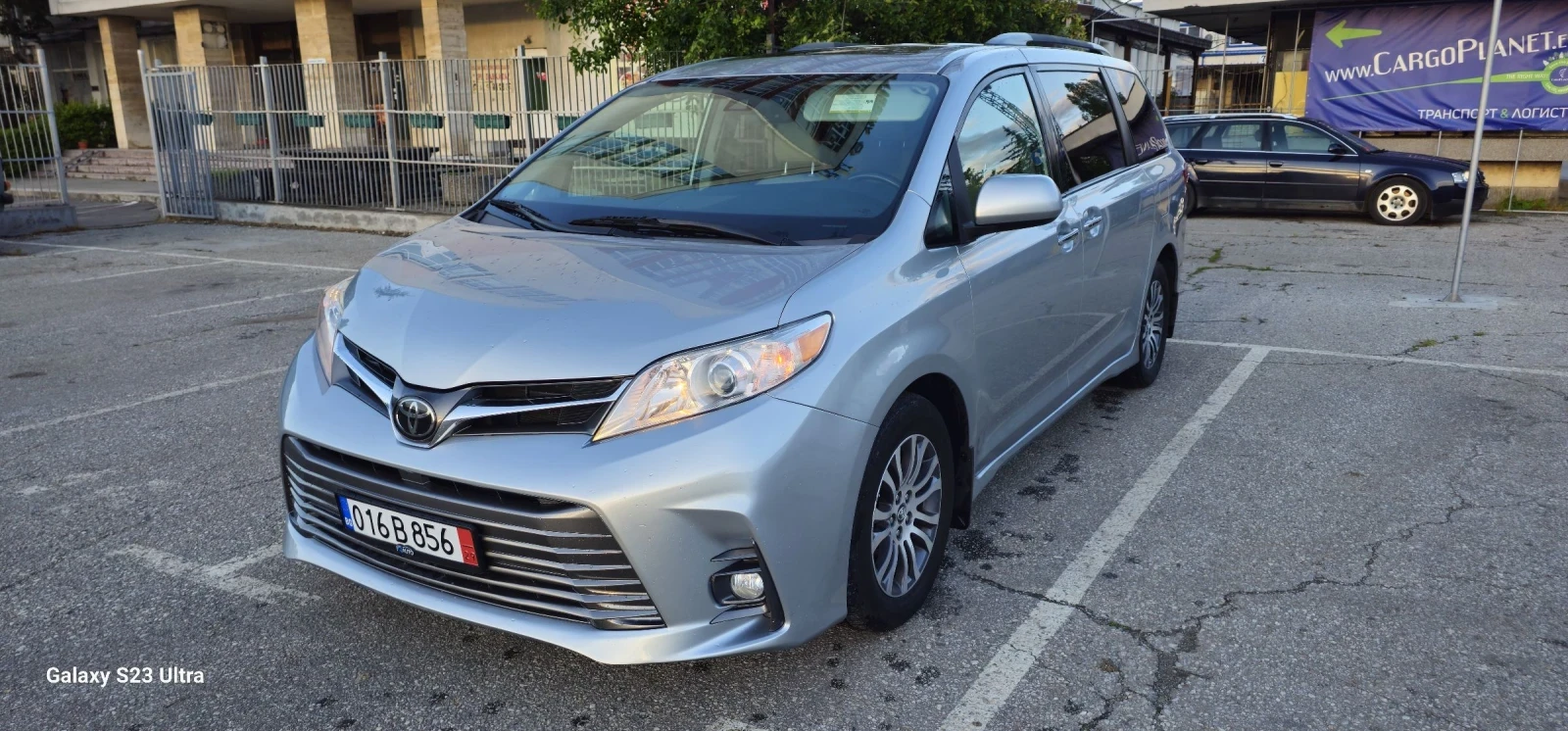 Toyota Sienna, снимка 2 - Автомобили и джипове - 54784915