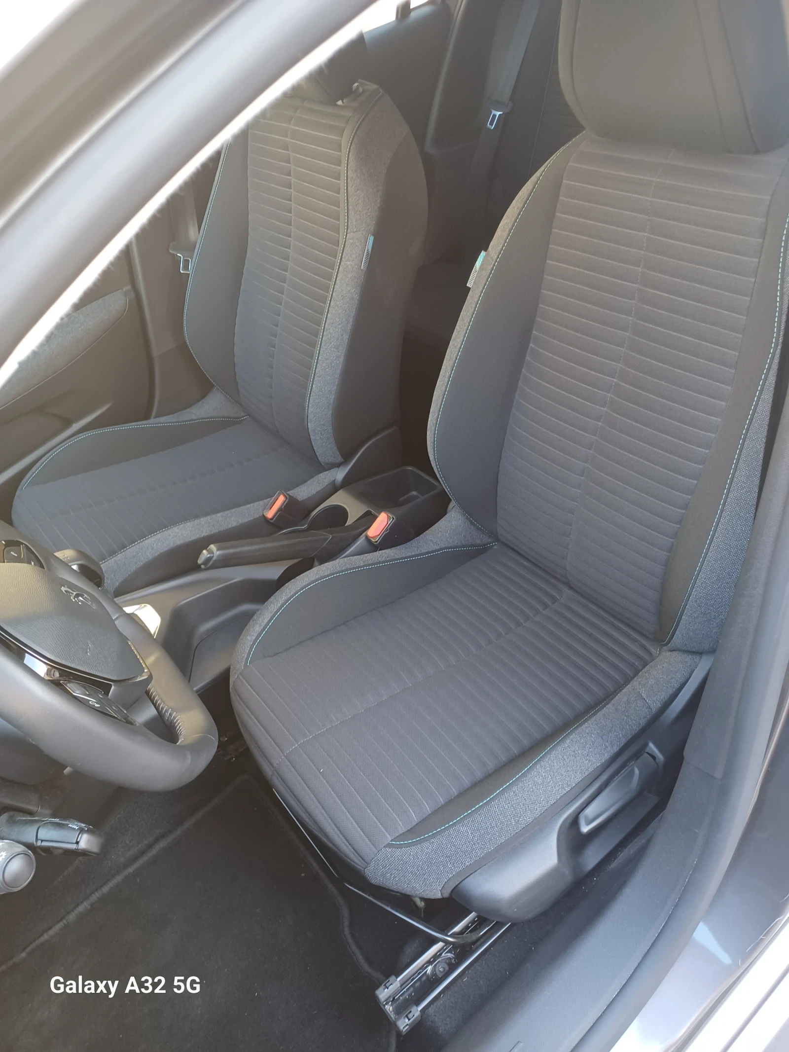 Peugeot 208 1.2 бензин , снимка 12 - Автомобили и джипове - 54825789
