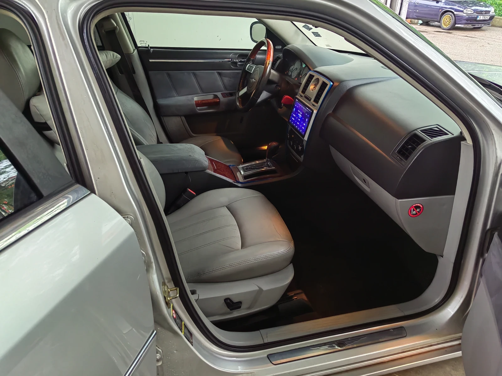 Chrysler 300c, снимка 17 - Автомобили и джипове - 54912990