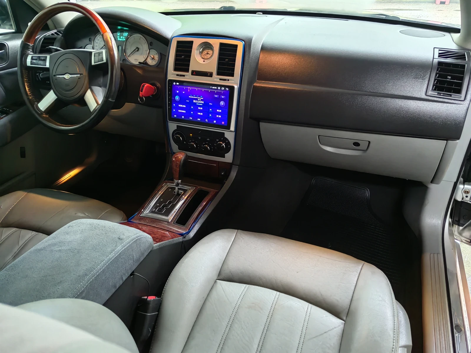 Chrysler 300c, снимка 15 - Автомобили и джипове - 54912990