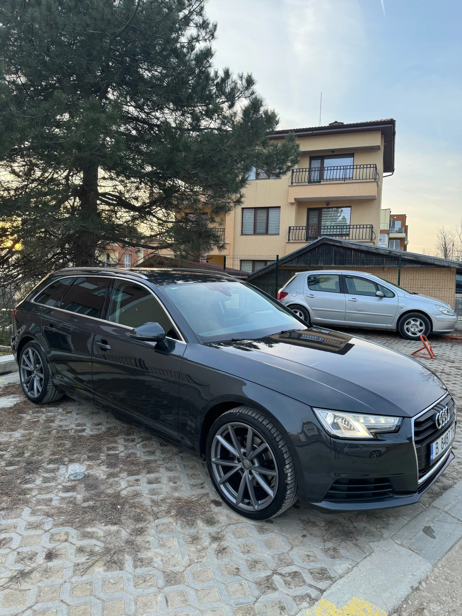 Audi A4, снимка 2 - Автомобили и джипове - 54990059