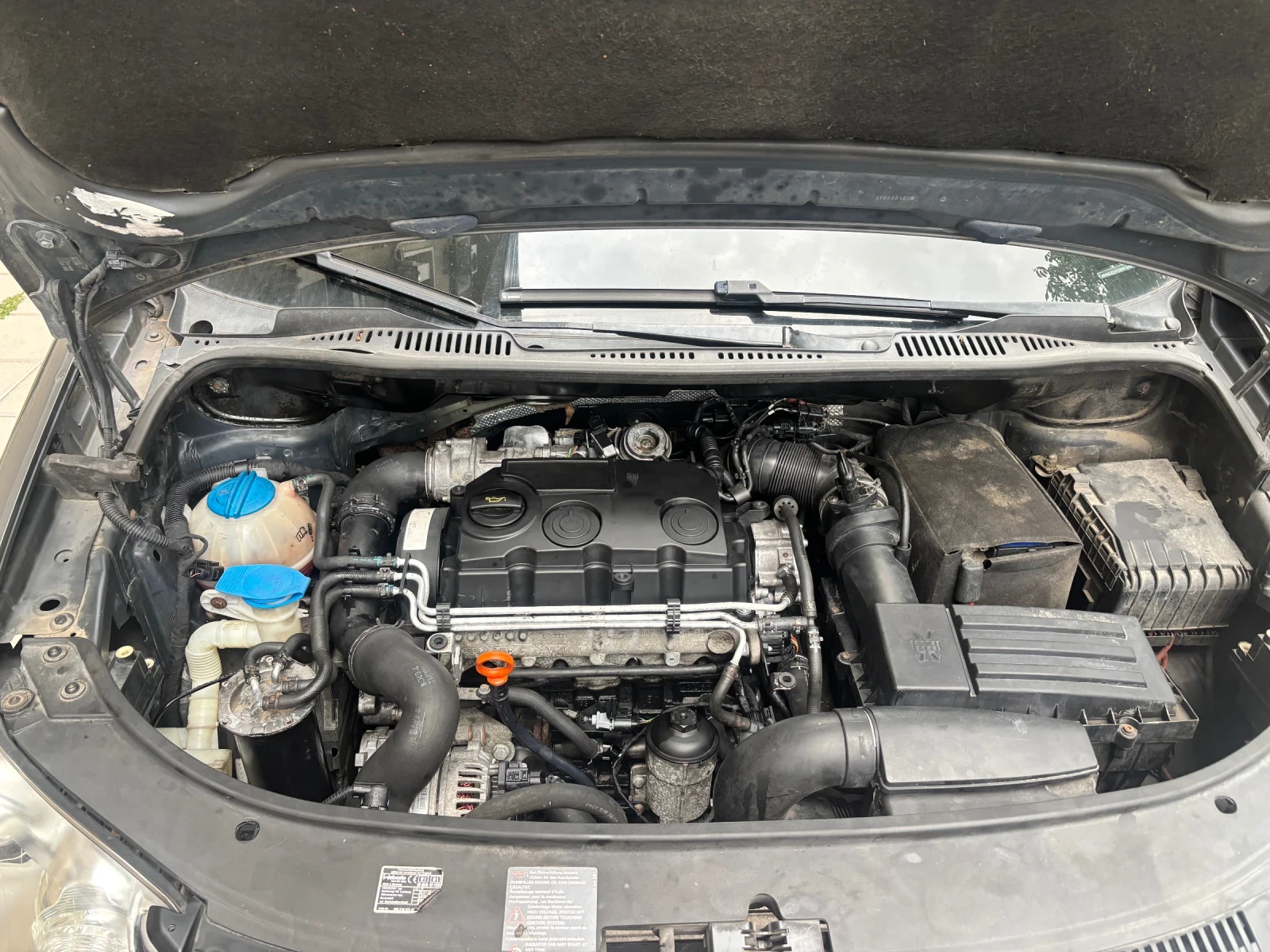 VW Touran, снимка 10 - Автомобили и джипове - 55311476