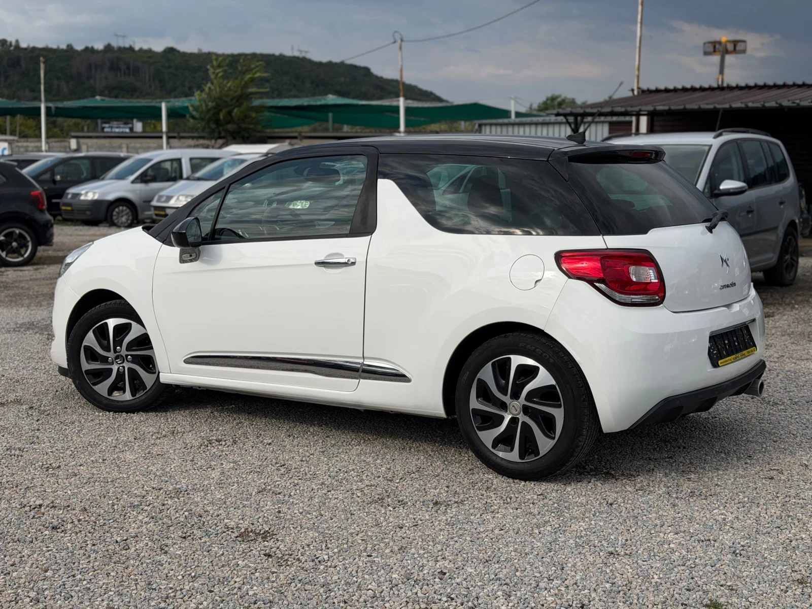 Citroen DS3 1.6HDI 90кс АВТОМАТ НАВИ КОЖА ПОДГРЕВ Hi-FI FULL, снимка 8 - Автомобили и джипове - 55441432