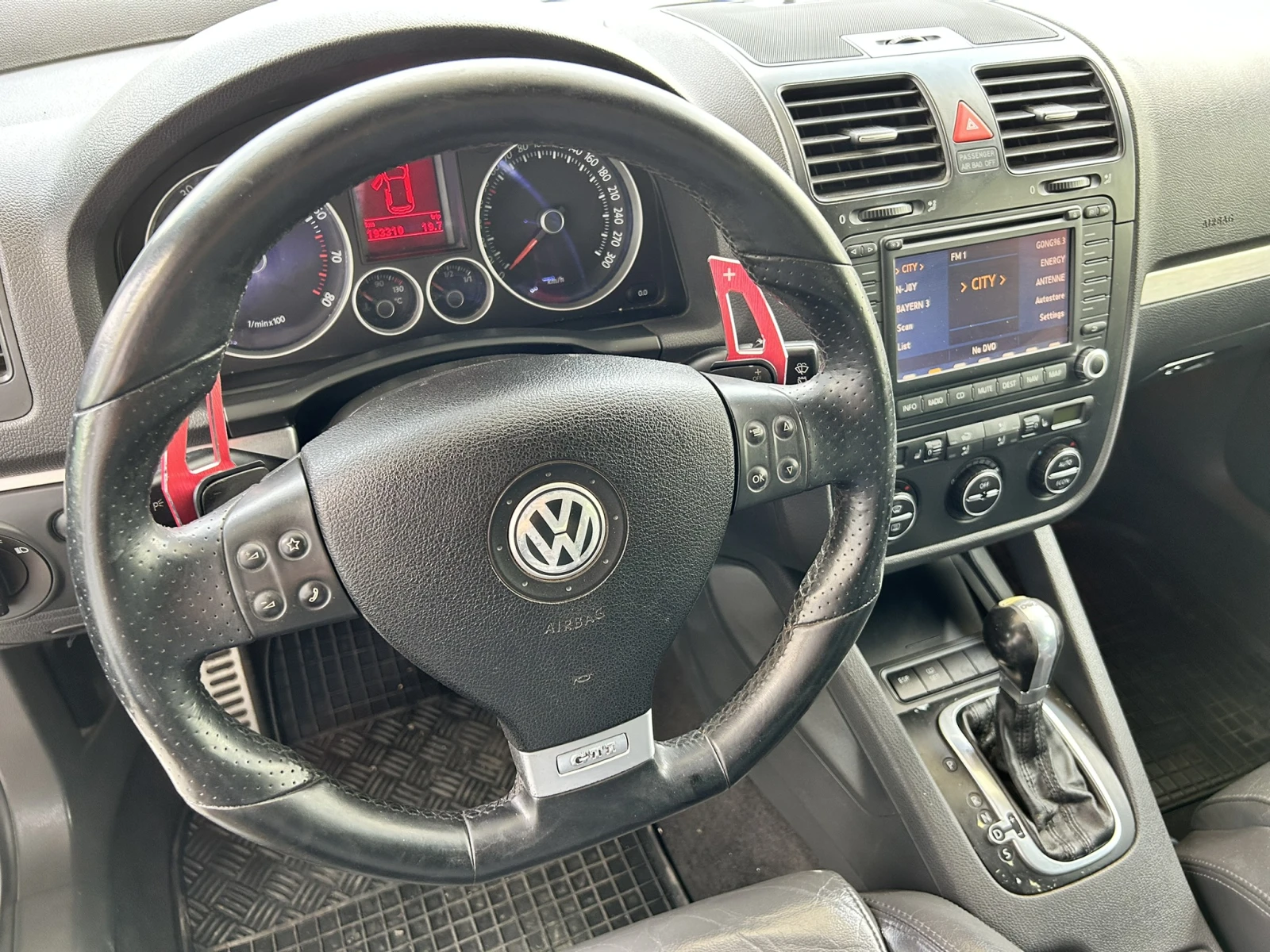 VW Golf 2.0 GTI * DSG, снимка 14 - Автомобили и джипове - 55573335