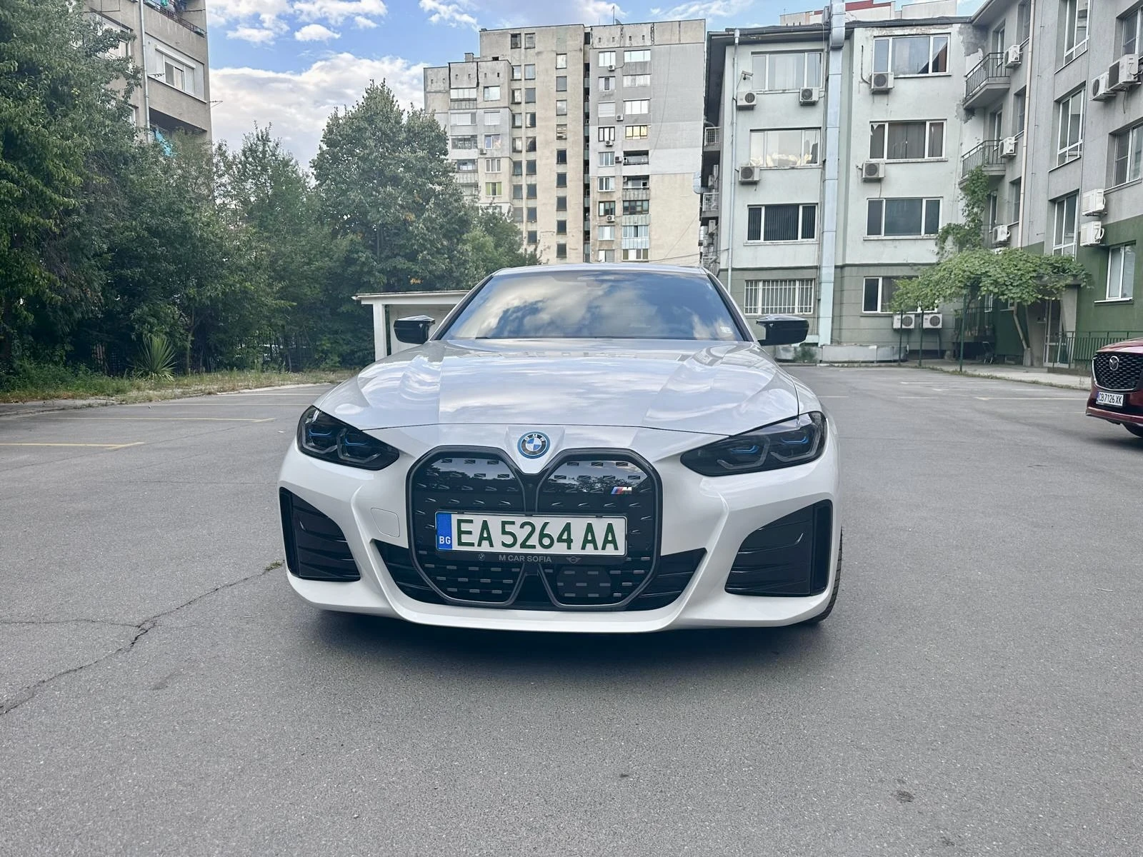BMW i4 M50 Drive, снимка 2 - Автомобили и джипове - 55715283