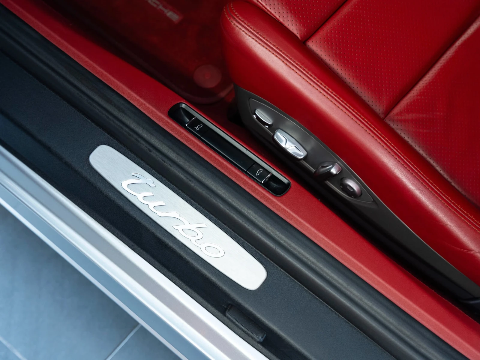 Porsche 911 Turbo, снимка 15 - Автомобили и джипове - 56123685
