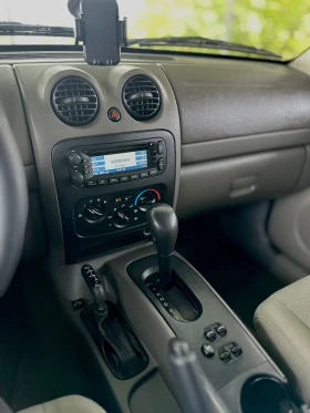 Jeep Cherokee 3.7i  | Mobile.bg    11