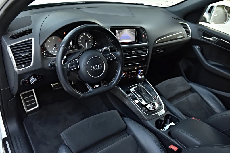 Audi SQ5 Distronic/Camera/KeylessGo/Carbon/Top, снимка 9 - Автомобили и джипове - 47469913