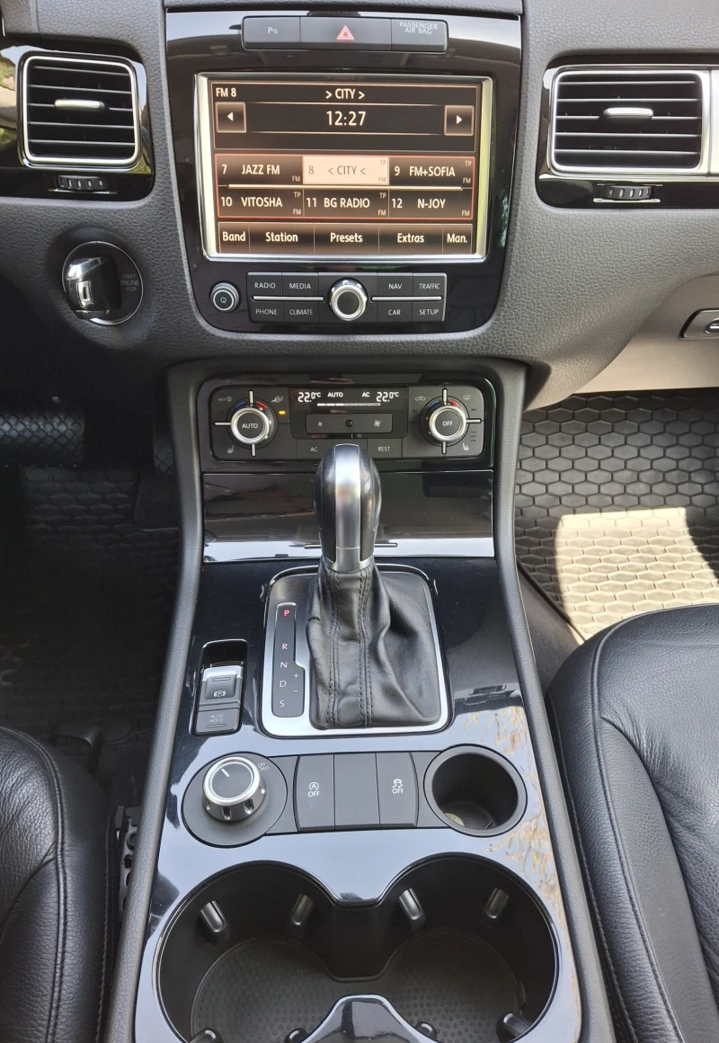 VW Touareg, снимка 11 - Автомобили и джипове - 52370188