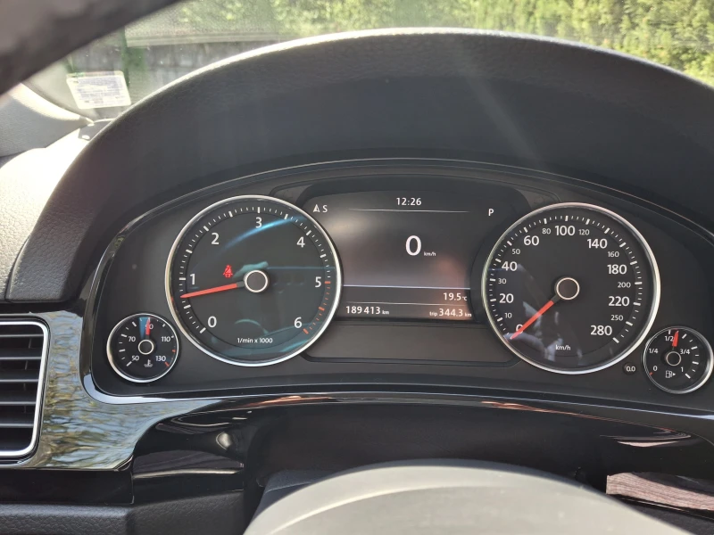 VW Touareg, снимка 10 - Автомобили и джипове - 52370188