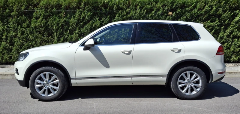 VW Touareg, снимка 2 - Автомобили и джипове - 52370188