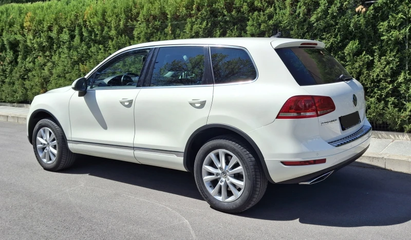 VW Touareg, снимка 3 - Автомобили и джипове - 52370188