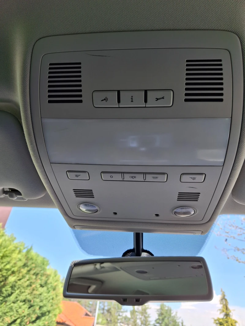 VW Touareg, снимка 13 - Автомобили и джипове - 52370188